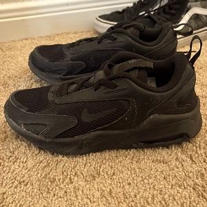 Nike Boys Shoes. Auto laces.